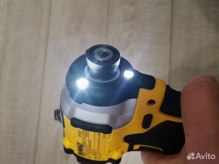 Импакт Dewalt dcf850