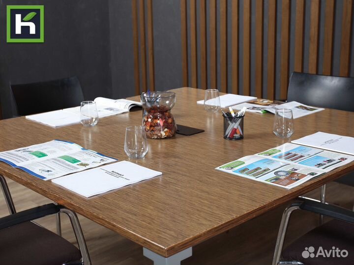 Стол для переговоров