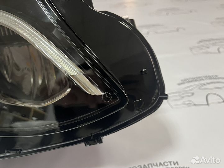 Правая передняя фара Mercedes W213 high performanc