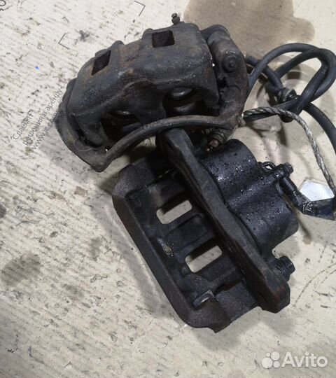 Суппорта передние mazda bongo friendee