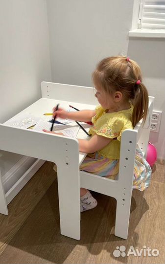 Детский столик и стул