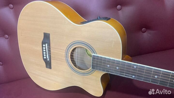 Электроакустическая гитара новая в коробке