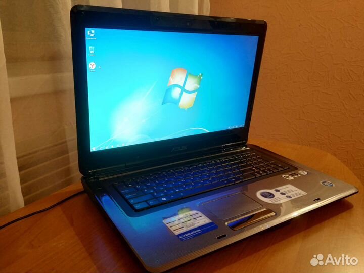 Большой ноутбук Asus