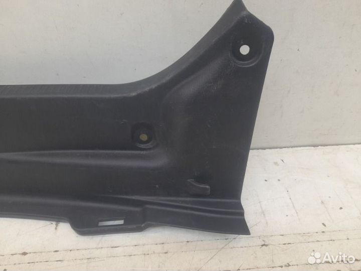 Накладка замка багажника Toyota Camry XV70