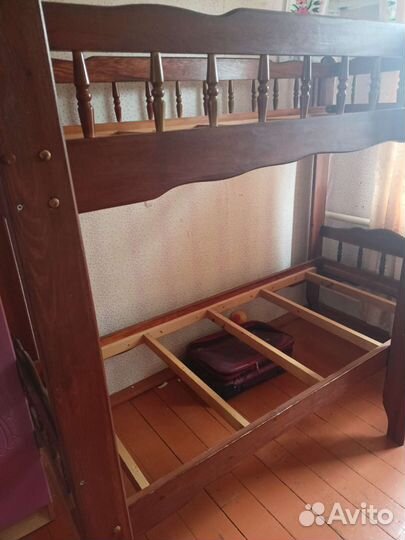 Двухъярусная кровать