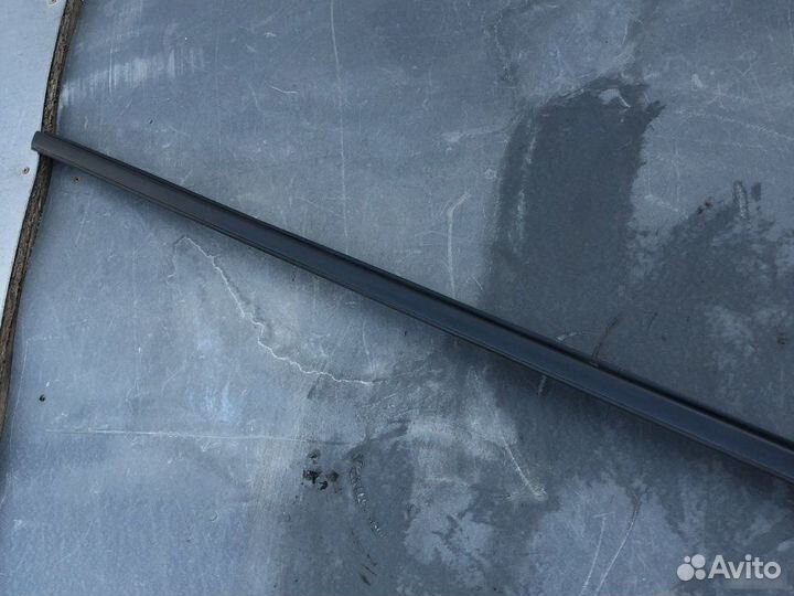 Молдинг крыши правый Nissan Cube Z10 1998-2003