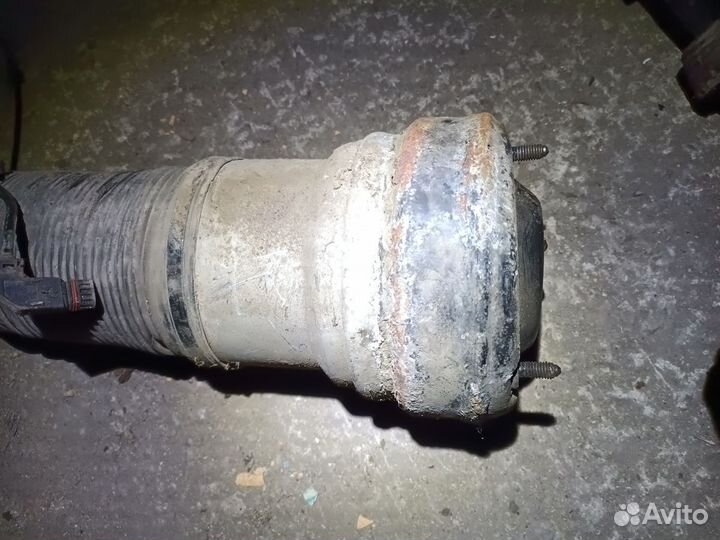 Передняя стойка под полный привод S 220 2003г