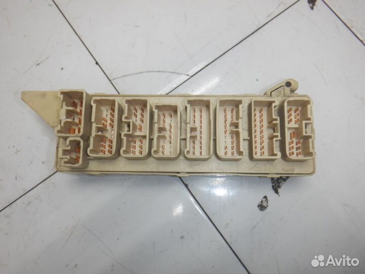 Блок предохранителей Mazda MPV