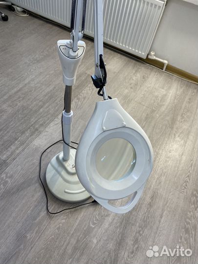 Лампа лупа для косметолога