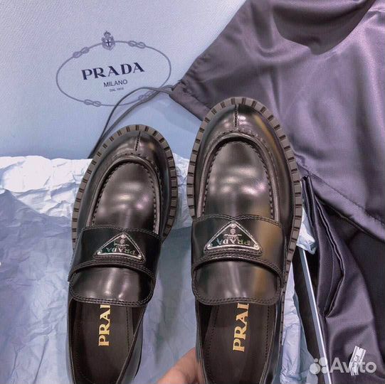 Лоферы женские prada