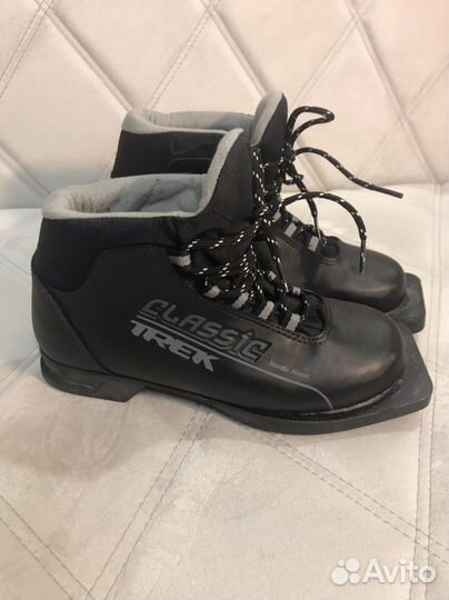 Ботинки для беговых лыж 35