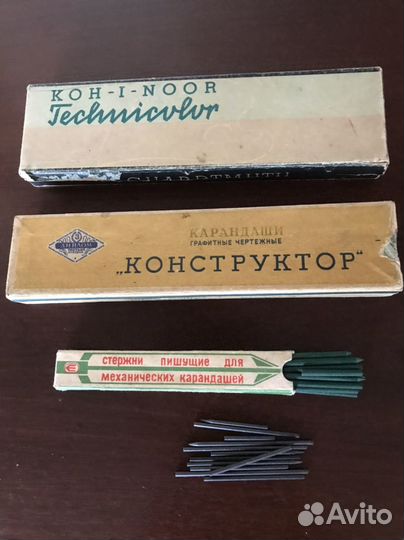 Карандаши, перья