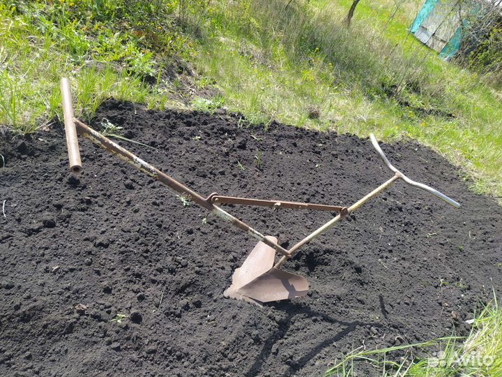 Продам ручной окучиватель, в хорошем состоянии