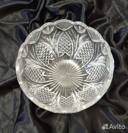 Хрустальная ваза