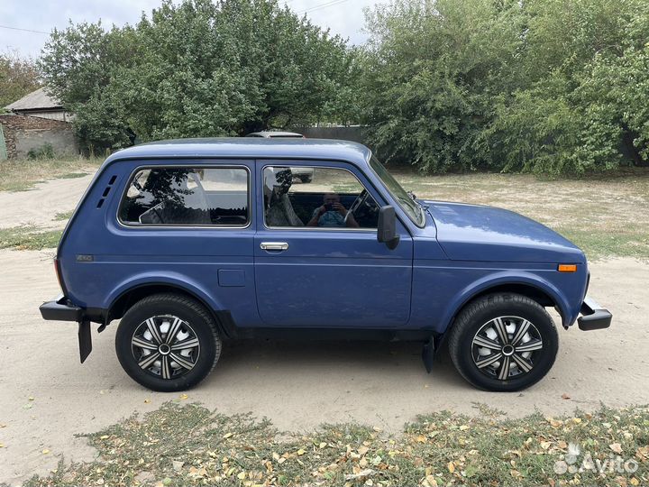 LADA 4x4 (Нива) 1.7 МТ, 2003, 90 000 км