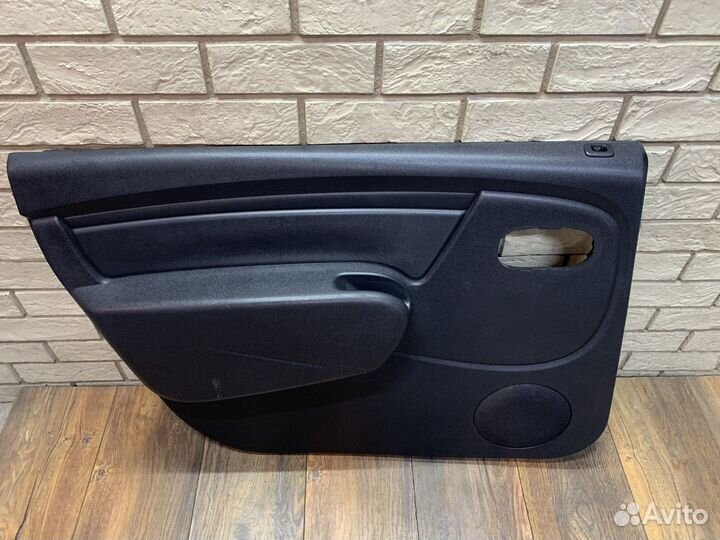 LADA Largus Обшивка двери задней левой и правой