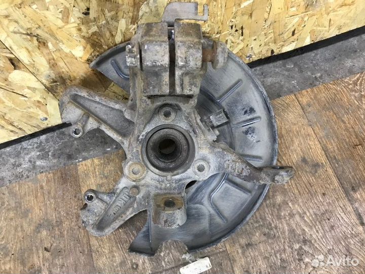 Цапфа передняя правая Skoda Octavia A5 лифтбек 1