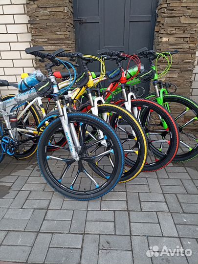 Новые на 27.5 литых дисках,21 скорость Shimano