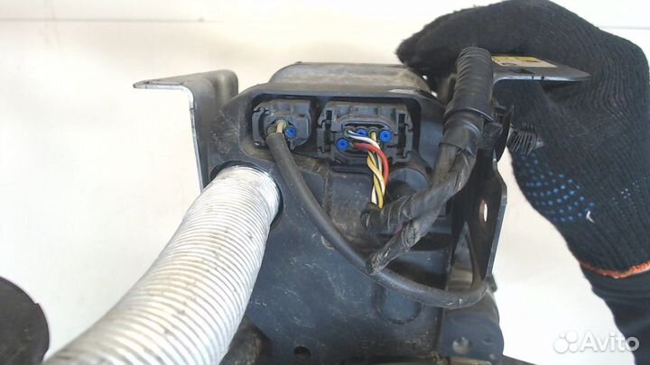 Автономный отопитель Land Rover Discovery 3, 2005