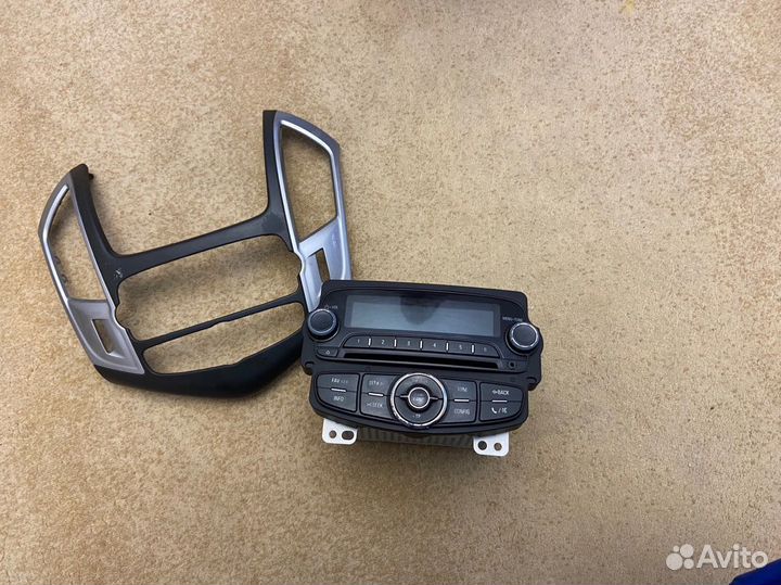 Штатная магнитолана chevrolet cruze