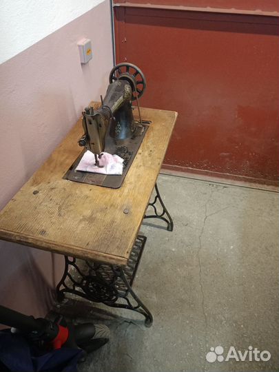 Швейная машина Singer