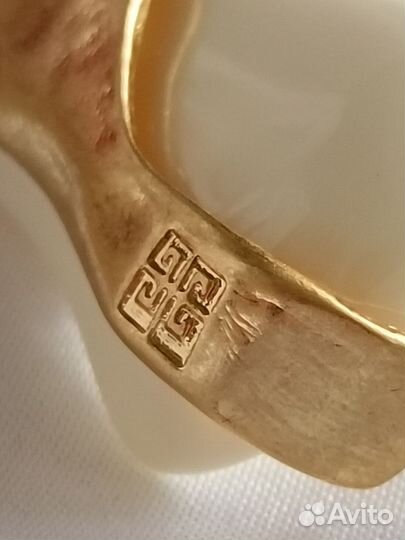 Шикарные клипсы Givenchy