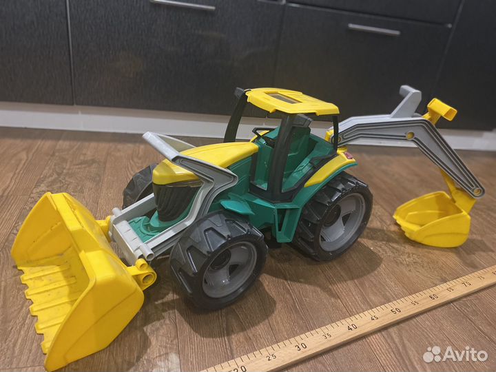 Трактор большой 70см