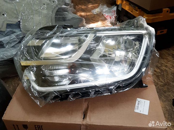 Фара левая Рено Дастер 2