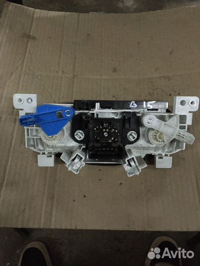 Nissan almera g15 Переключать