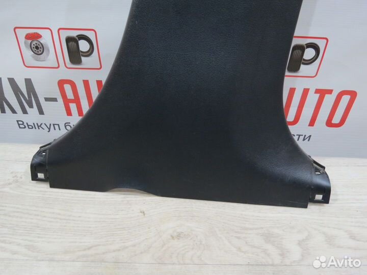 Обшивка стойки средняя правая Toyota Camry 50