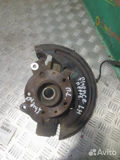 Поворотный кулак передний левый Renault Fluence