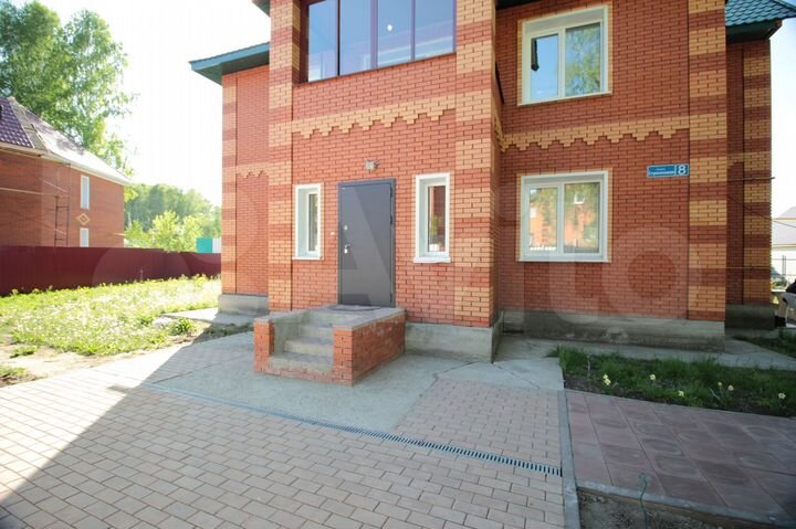 Коттедж 242,6 м² на участке 6,5 сот.