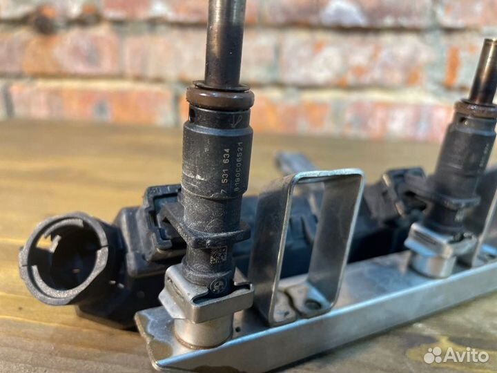 Топливная рампа и форсунки Bmw X5 E70 N52B30 AF