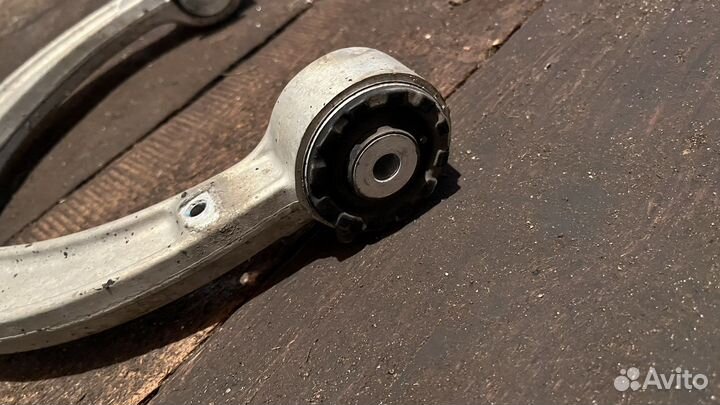 Верхний рычаг подвески GL 500