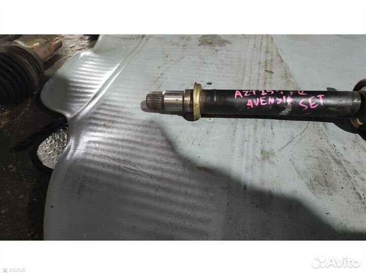 Привод на toyota avensis AZT250 1AZ