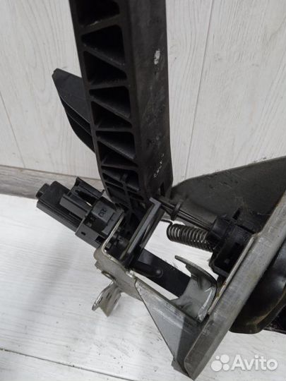 Педаль сцепления Ford Focus седан iqdb CT76310