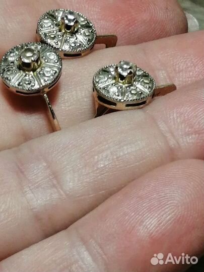 Золотые серьги и кольцо