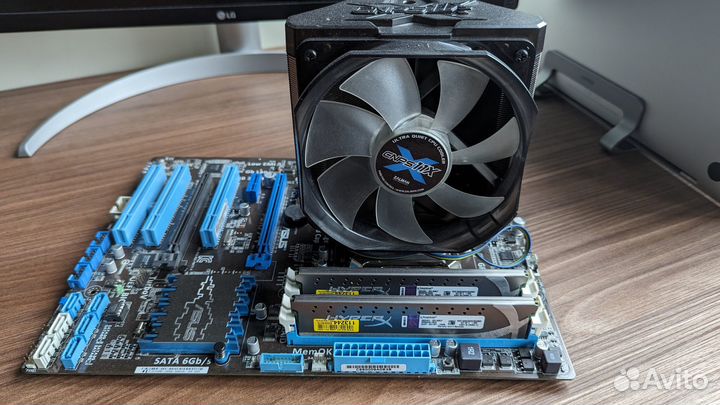 Материнская плата с процессором и памятью