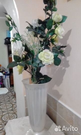 Ваза с розами