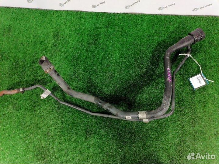 Горловина топливного бака Toyota Wish ZNE10G 1zzfe