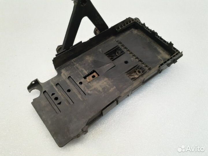 Площадка под аккумулятор Ford Mondeo 4 1.6 TI kgba