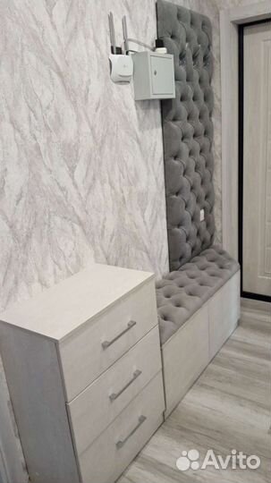 Мебель в прихожую(мягкая панель, комод, обувница)