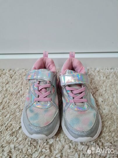 Кроссовки детские 28 размер