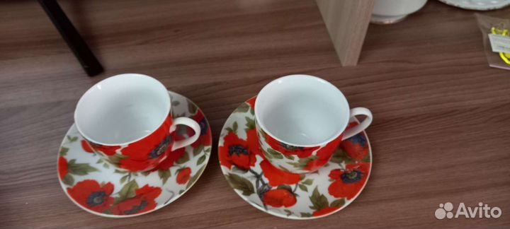 Чашки с блюдцами