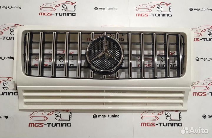 Решетка радиатора Мереседес Гелендваген Белая
