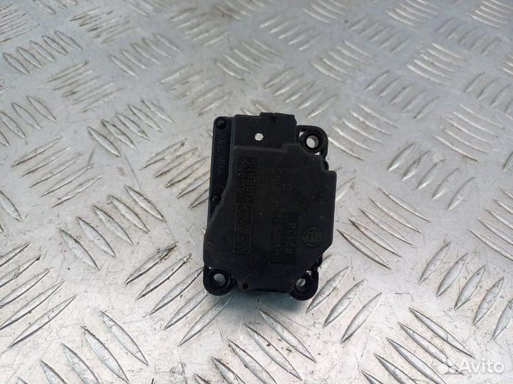 Моторчик заслонки печки Land Rover Freelander 2