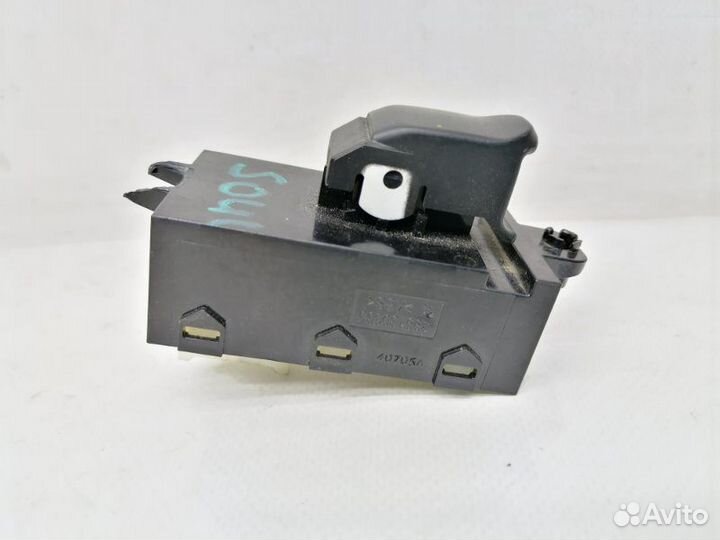 Кнопка стеклоподъёмника передняя правая Kia Soul 2