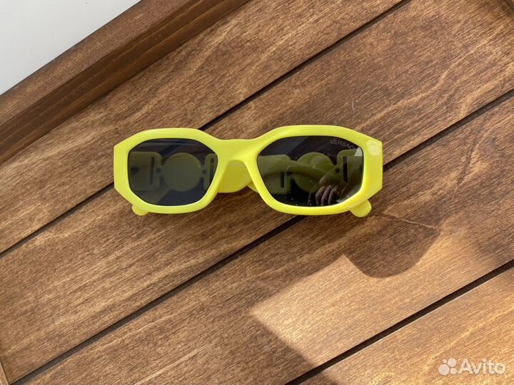 Солнцезащитные очки