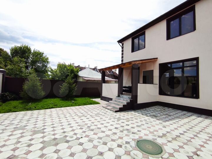 Дом 174,4 м² на участке 4,6 сот.