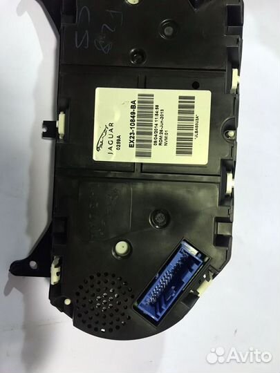 Панель приборов Jaguar XF